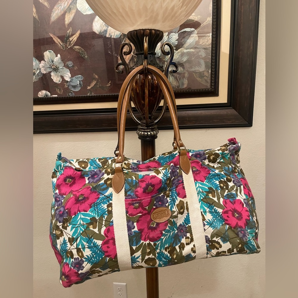 Gitano Please Check All Picture Of Condition - image 8